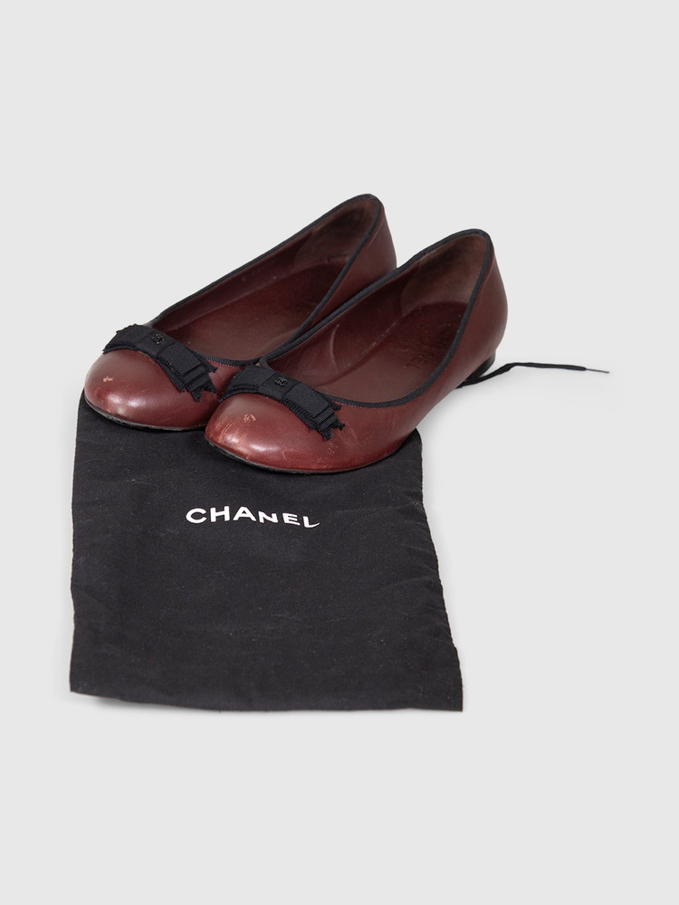 Chanel Burgundy Leather CC Bow Ballet Flats