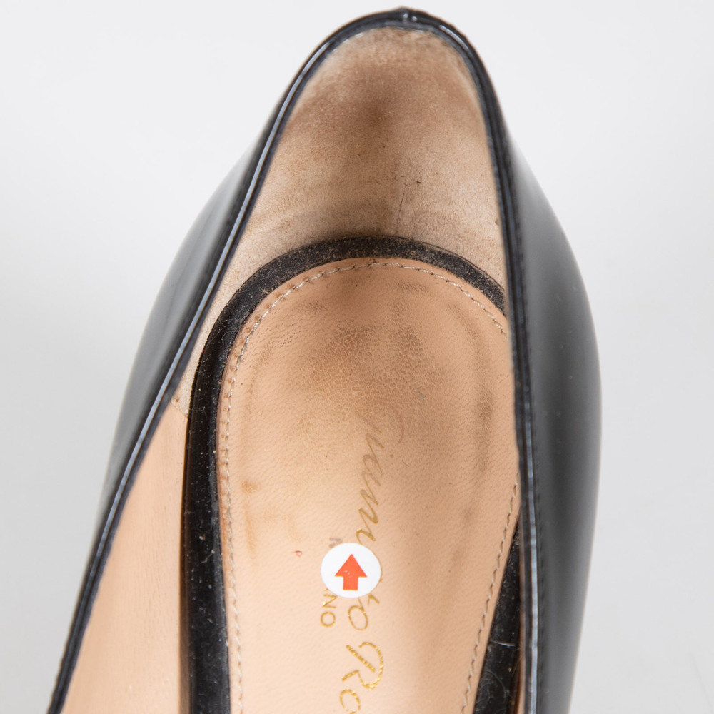 Gianvito Rossi Black Patent Pointed Pumps