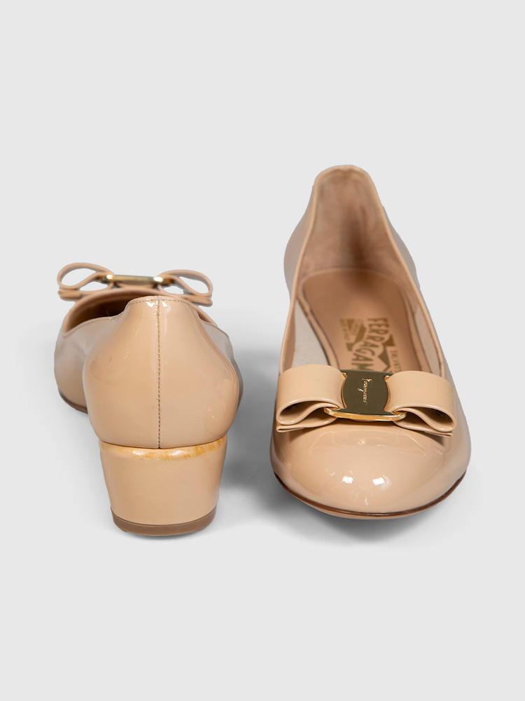 Salvatore Ferragamo Beige Patent Leather Vara Pumps