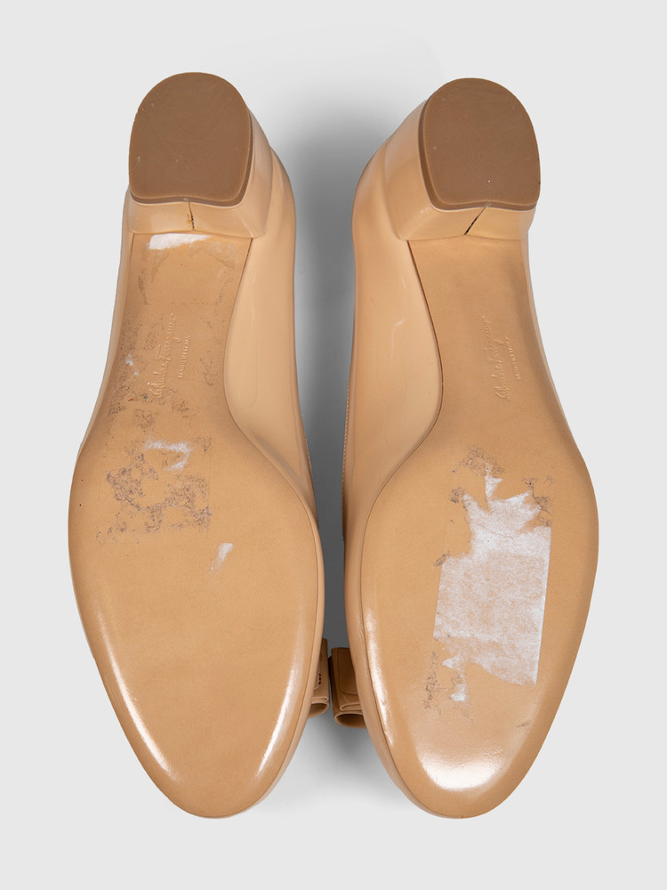Salvatore Ferragamo Beige Patent Leather Vara Pumps
