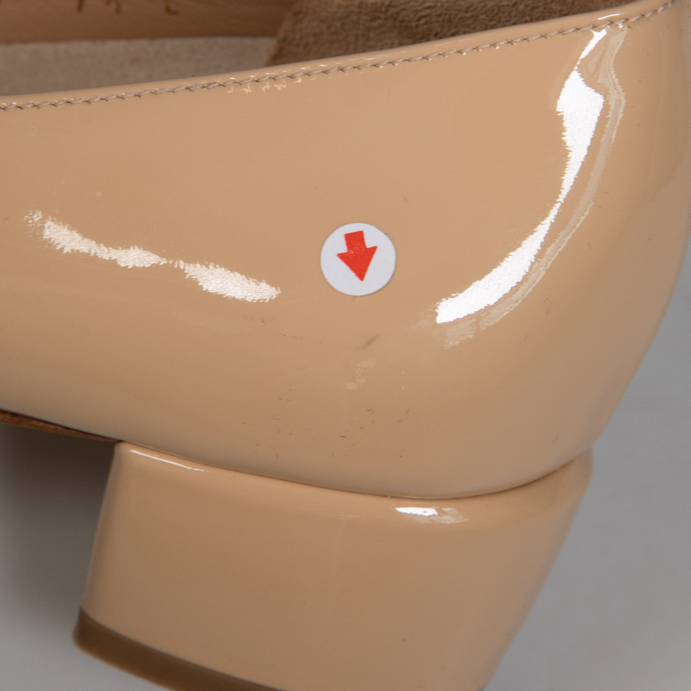 Salvatore Ferragamo Beige Patent Leather Vara Pumps