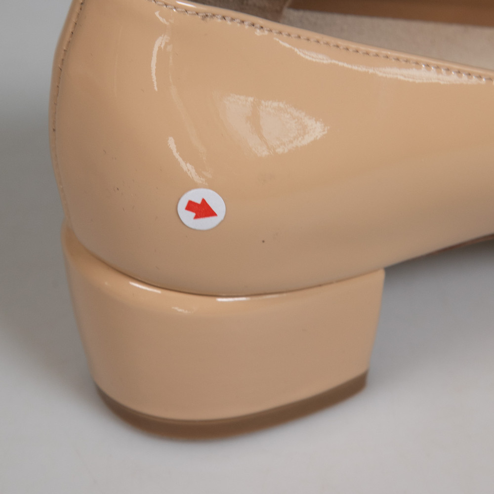Salvatore Ferragamo Beige Patent Leather Vara Pumps