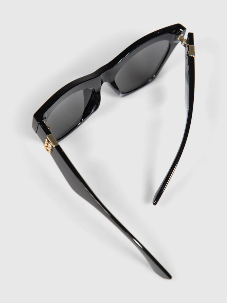 Burberry Cat Eye Logo Black Sunglasses