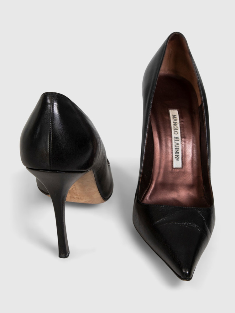 Manolo Blahnik Black Leather Point Toe Pumps