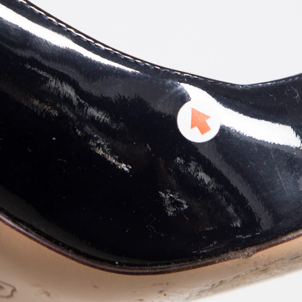 Gianvito Rossi Navy Patent Leather Round Toe Pumps