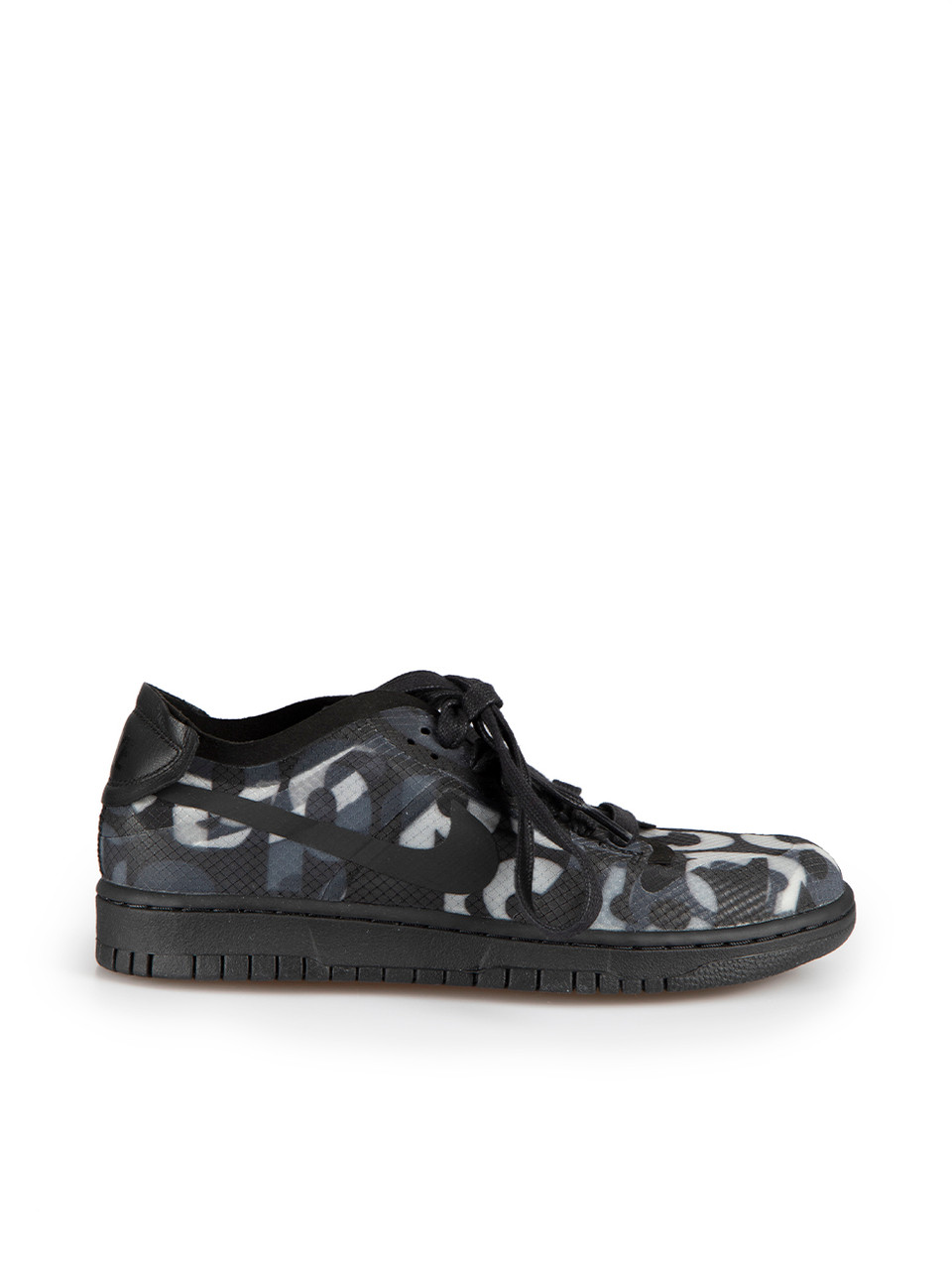 comme de garcon nike dunk low