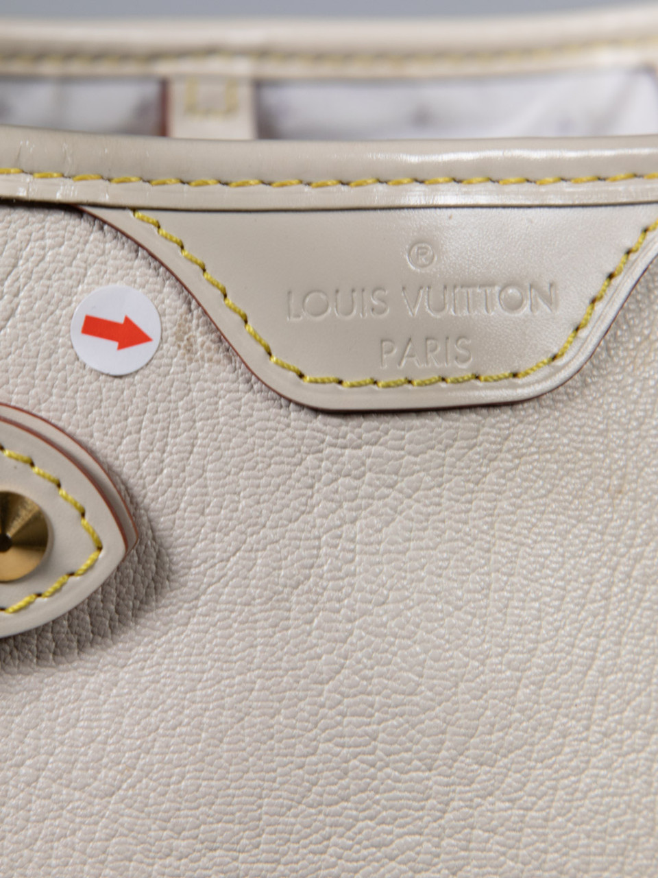Louis Vuitton 2008 White Suhali Le Majestueux Tote