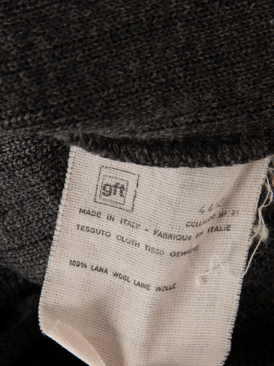 Valentino Garavani Vintage Grey Wool Knitted Cardigan Valentino Garavani Vintage Grey Wool Knitted Cardigan