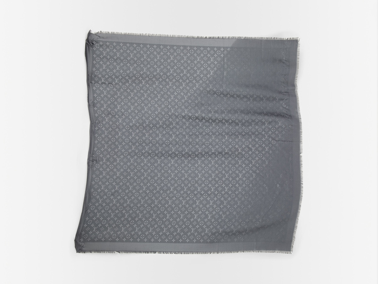 Louis Vuitton Carbone Monogram Classic Shawl