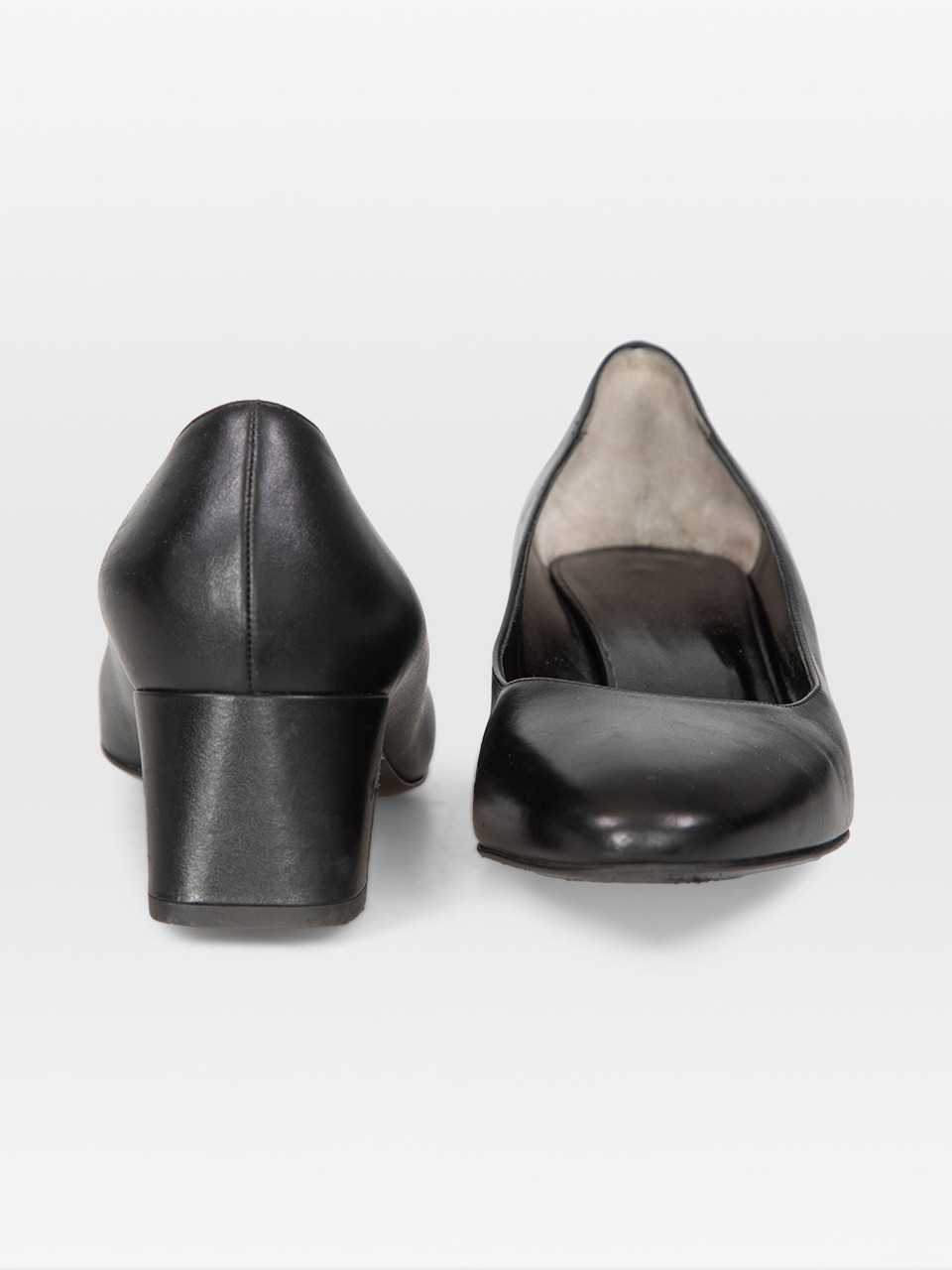 Fendi Black Leather Low Heel Pumps Fendi Black Leather Low Heel Pumps