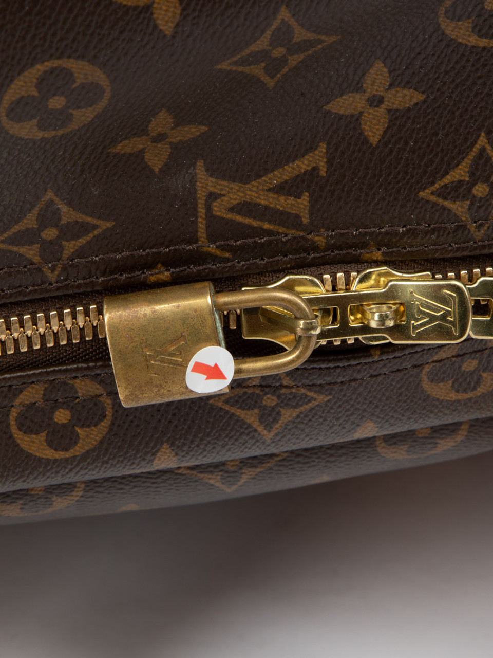 Louis Vuitton 2006 Brown Monogram Sirius 70 Travel Bag Louis Vuitton 2006 Brown Monogram Sirius 70 Travel Bag