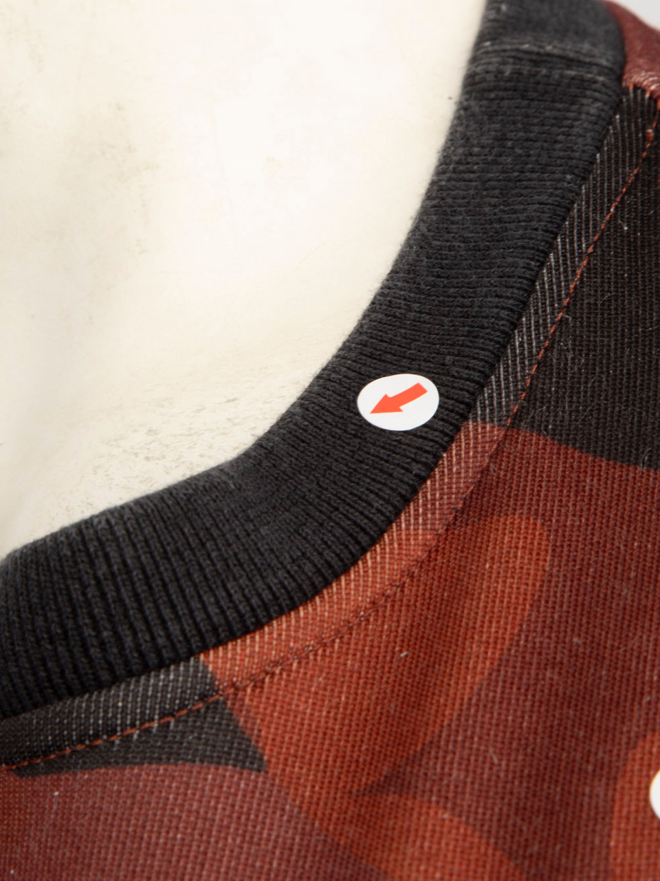 Alexander McQueen Brown & Black Abstract Jumper Alexander McQueen Brown & Black Abstract Jumper