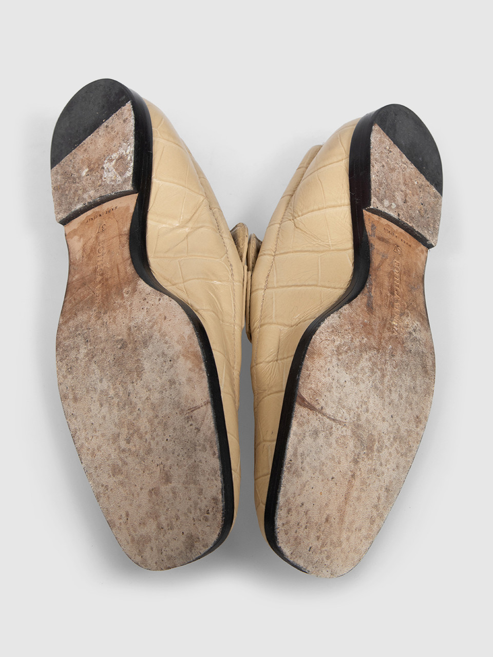 Bottega Veneta Beige Leather Croc Embossed Loafers Bottega Veneta Beige Leather Croc Embossed Loafers