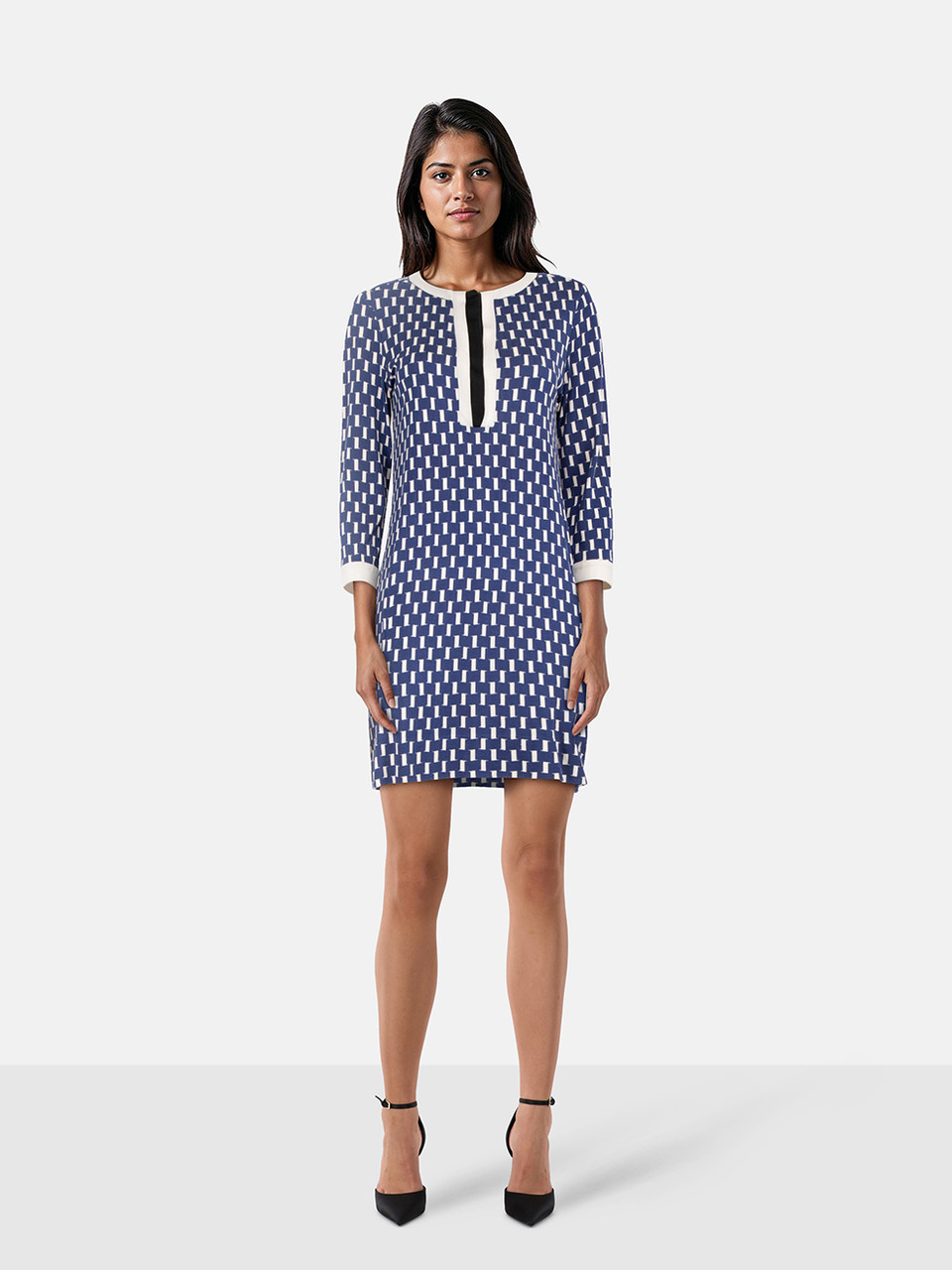Diane Von Furstenberg Blue & White Patterned Dress Diane Von Furstenberg Blue & White Patterned Dress