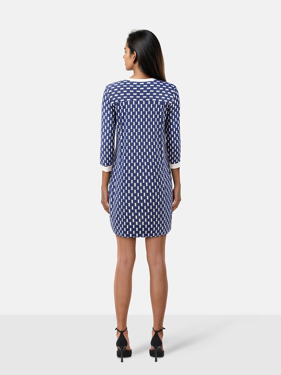 Diane Von Furstenberg Blue & White Patterned Dress Diane Von Furstenberg Blue & White Patterned Dress