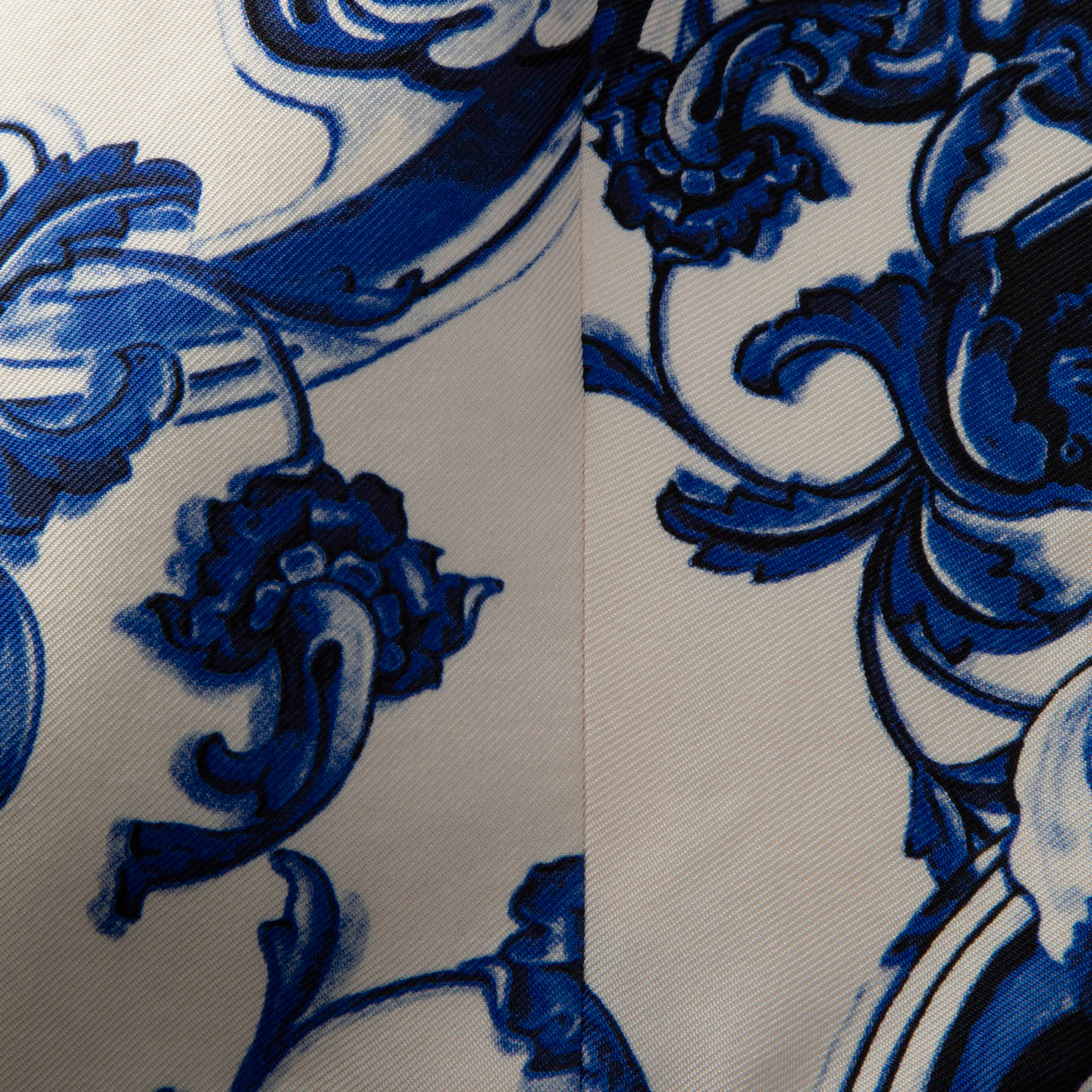 Roberto Cavalli Blue & White Majolica Print Silk Blazer Roberto Cavalli Blue & White Majolica Print Silk Blazer