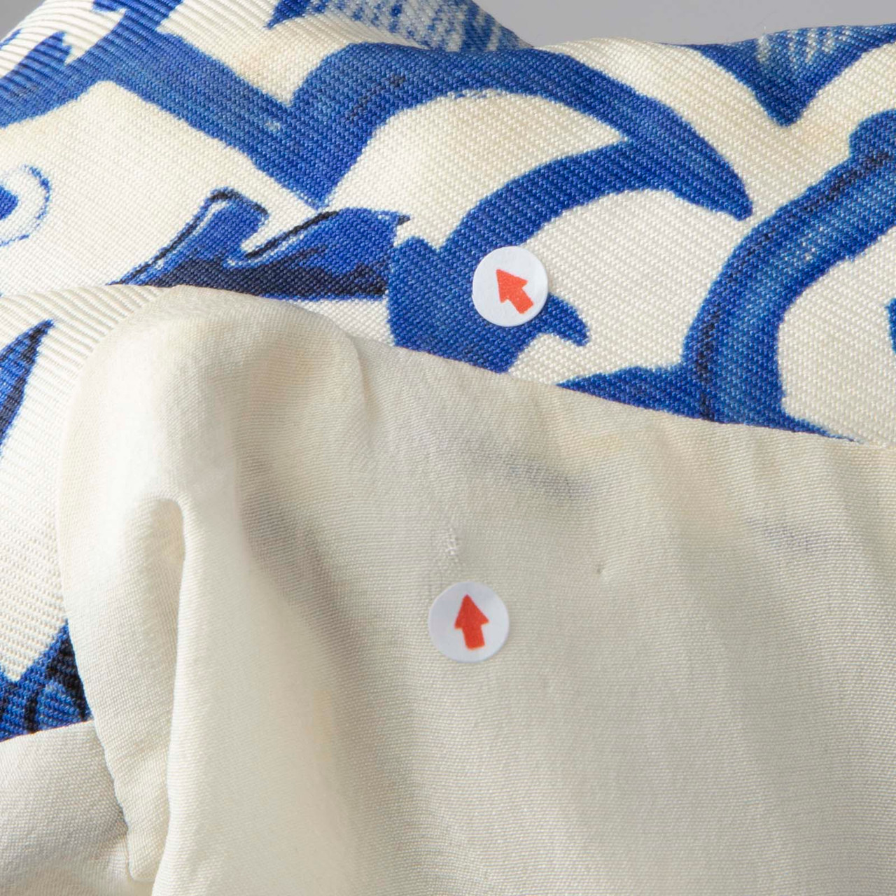 Roberto Cavalli Blue & White Majolica Print Silk Blazer Roberto Cavalli Blue & White Majolica Print Silk Blazer