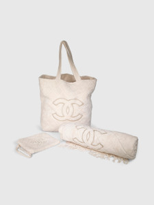 Second Hand Chanel Cruise 2022 Terry CC Beach Bag & Towel Set Second Hand Chanel Cruise 2022 Terry CC Beach Bag & Towel Set