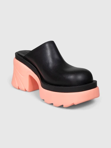 Bottega Veneta Black Leather Flash Mules