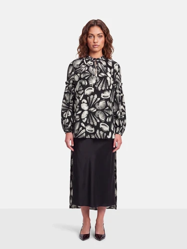 Alexander McQueen Seashell Silk High Low Hem Blouse Alexander McQueen Seashell Silk High Low Hem Blouse