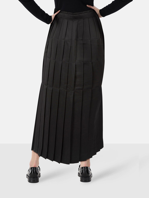 Issey Miyake Black Midi Pleated Buckled Skirt Issey Miyake Black Midi Pleated Buckled Skirt