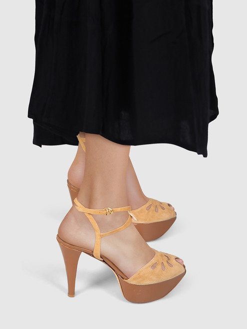 Giambattista Valli Brown Suede Cut Out Sandals Giambattista Valli Brown Suede Cut Out Sandals