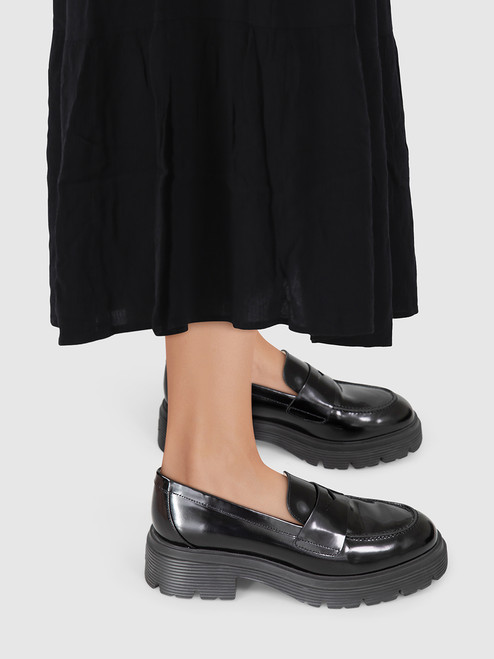 Stuart Weitzman Black Leather Heeled Loafers Stuart Weitzman Black Leather Heeled Loafers