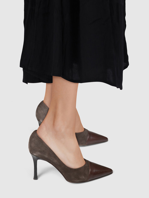 Gucci Brown Suede Cap Toe Pumps Gucci Brown Suede Cap Toe Pumps