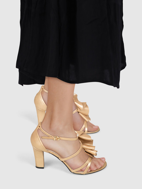 Max Mara Gold Leather Ruffle Trim Sandals Max Mara Gold Leather Ruffle Trim Sandals