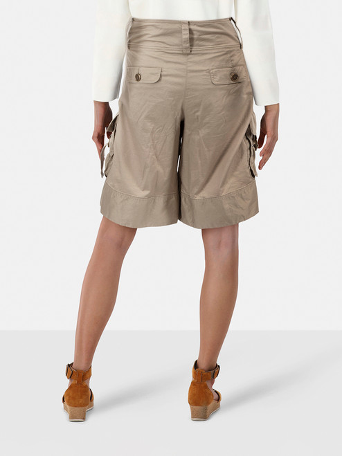 Burberry Beige Cargo Knee Length Shorts Burberry Beige Cargo Knee Length Shorts