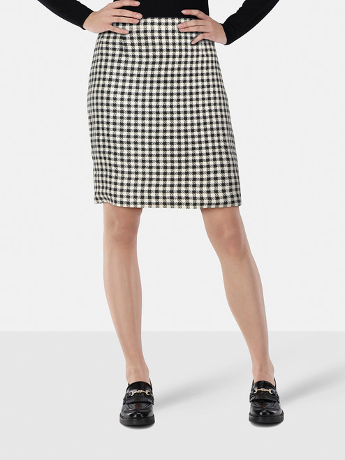 Chanel Vintage 80s Black & White Houndstooth Skirt Chanel Vintage 80s Black & White Houndstooth Skirt