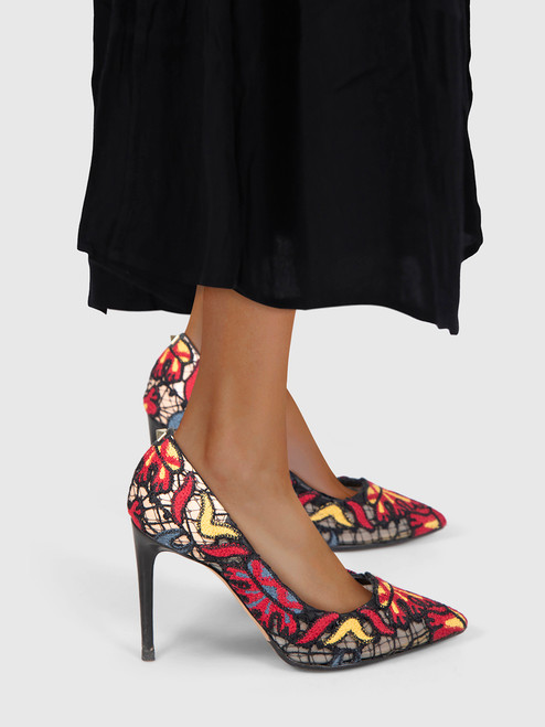 Valentino Garavani Embroidered Mesh Pumps Valentino Garavani Embroidered Mesh Pumps