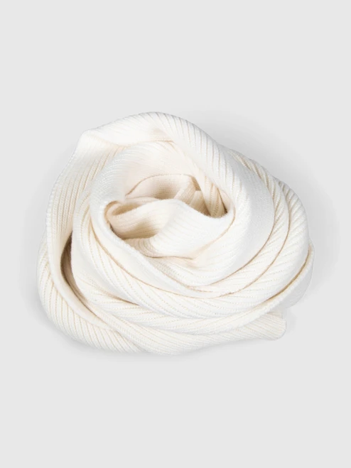 Burberry White Cashmere Knit Scarf