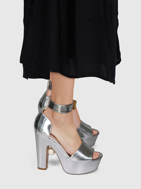 Nicholas Kirkwood Silver Leather Pearl Sandals