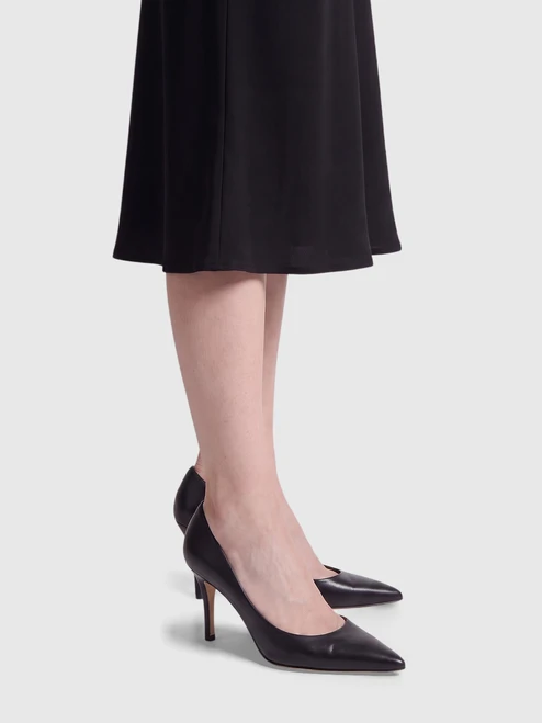 Manolo Blahnik Black Leather Point Toe Pumps