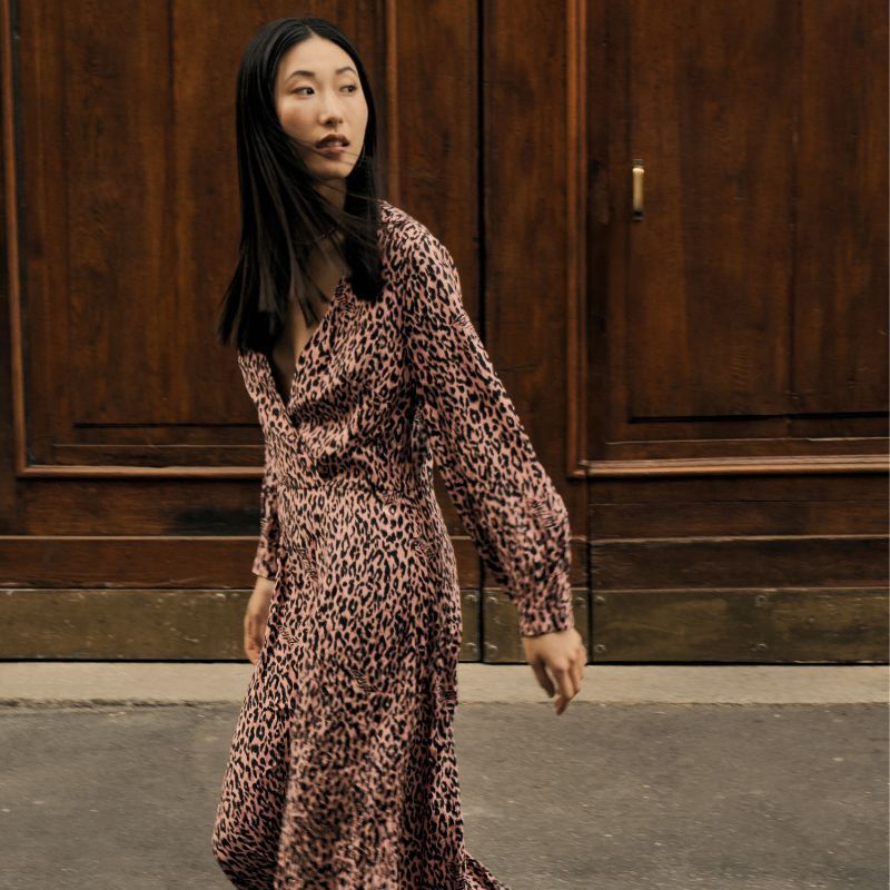 Effortless Autumn Style: Flowing Maxi Dresses, Ballet Flats & Chic Shoulder Bags for Every Occasion