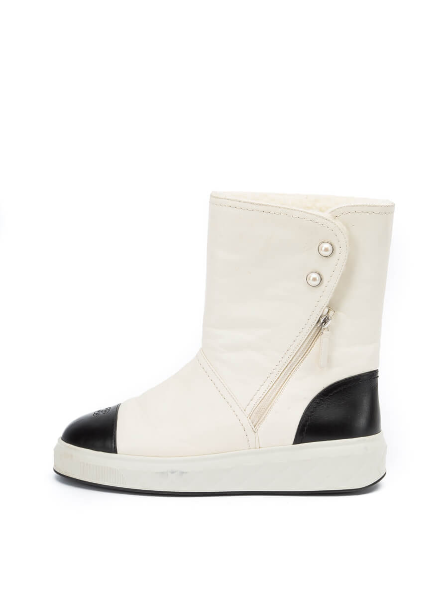 white ankle boots size 9