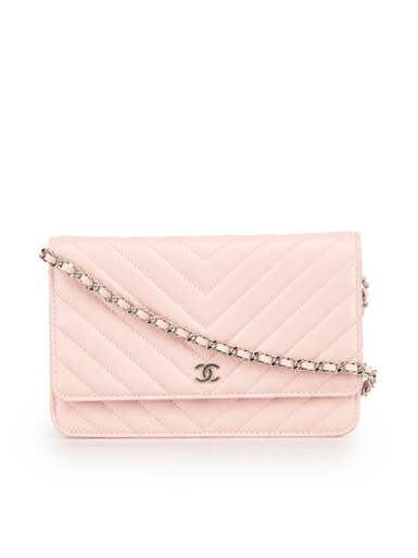 Chanel Hot Pink Quilted Lambskin Diamond Crossbody Bag - Handbag | Pre-owned & Certified | used Second Hand | Unisex