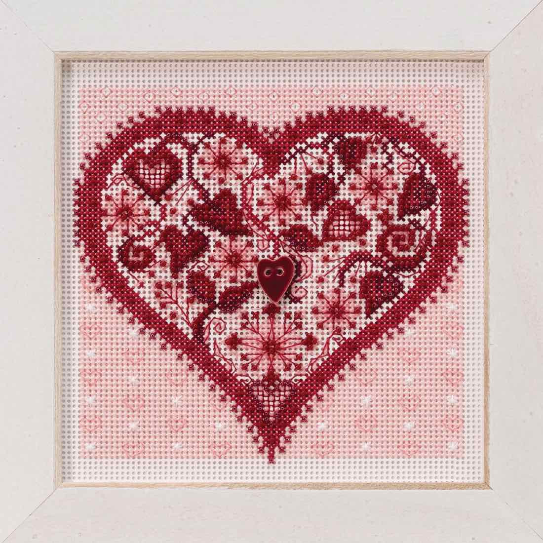ステッチとクラフトでハートをあらわす HEARTS STITCH & CRAFT ステッチとクラフトでハートをあらわす HEARTS STITCH & CRAFT