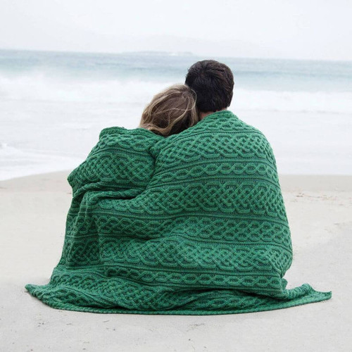 A105 406 CONNEMARA GREEN  Colour Celtic Knot Irish Wool Throw ShopAran.com