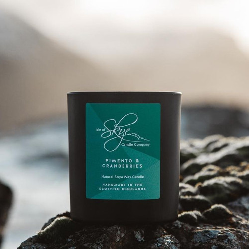 SR-LT-PC Handcrafted Isle of Skye Candle – Pimento & Cranberry Scottishwebstore.com