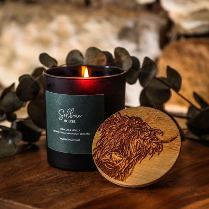SH-JS/SO/SCB/HC Vegan Handmade Highland Cow Candle - Tobacco & Vanilla Shop on Scottishwebstore.com