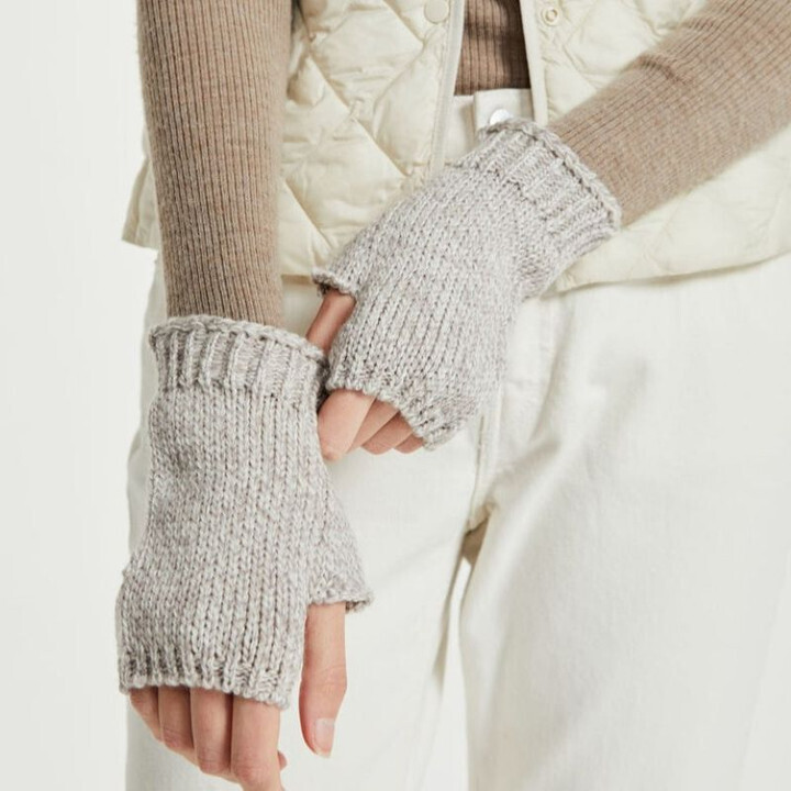 Women’s Scarves & Accessories