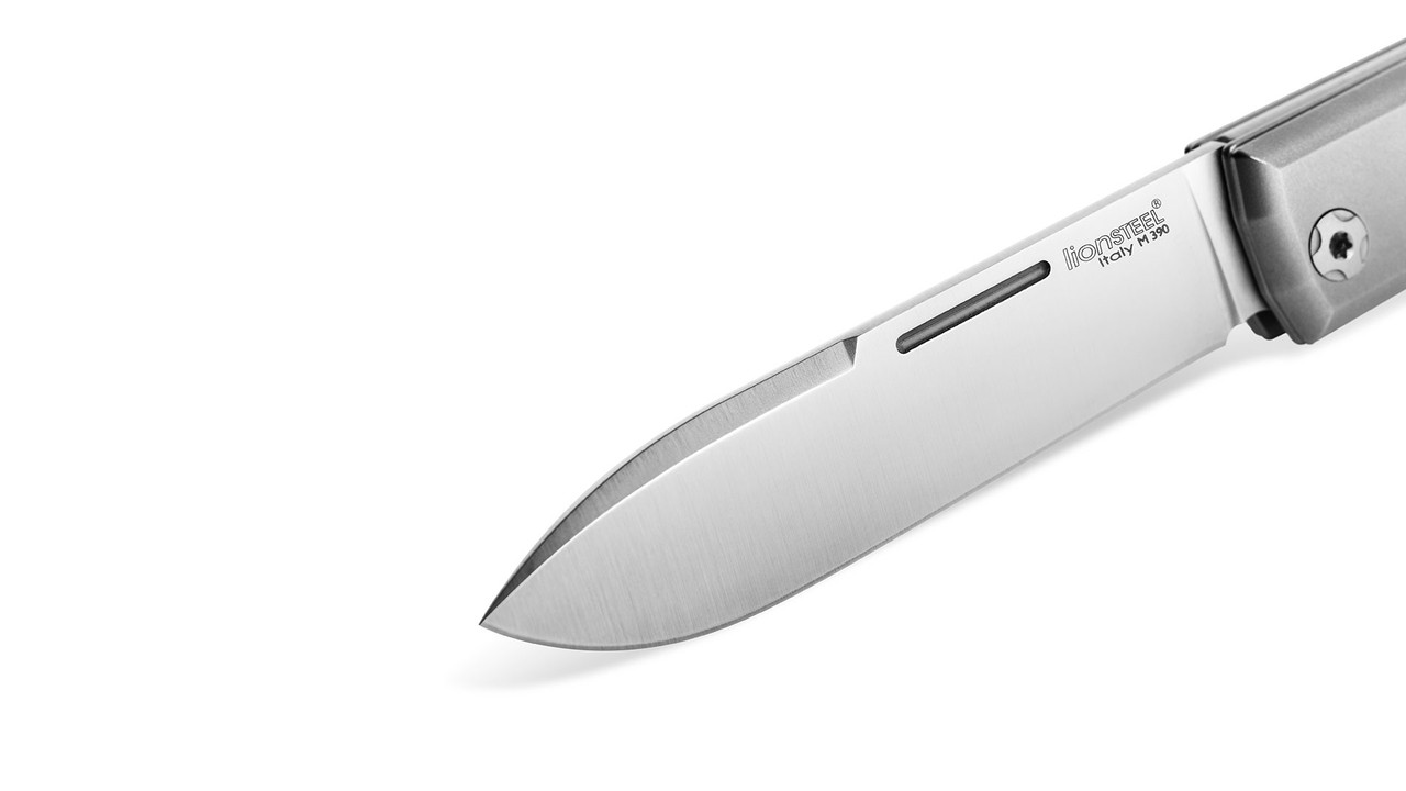 LionSTEEL bestMAN: contemporary version of a classic Every Day Carry.  Natural Canvas Micarta.