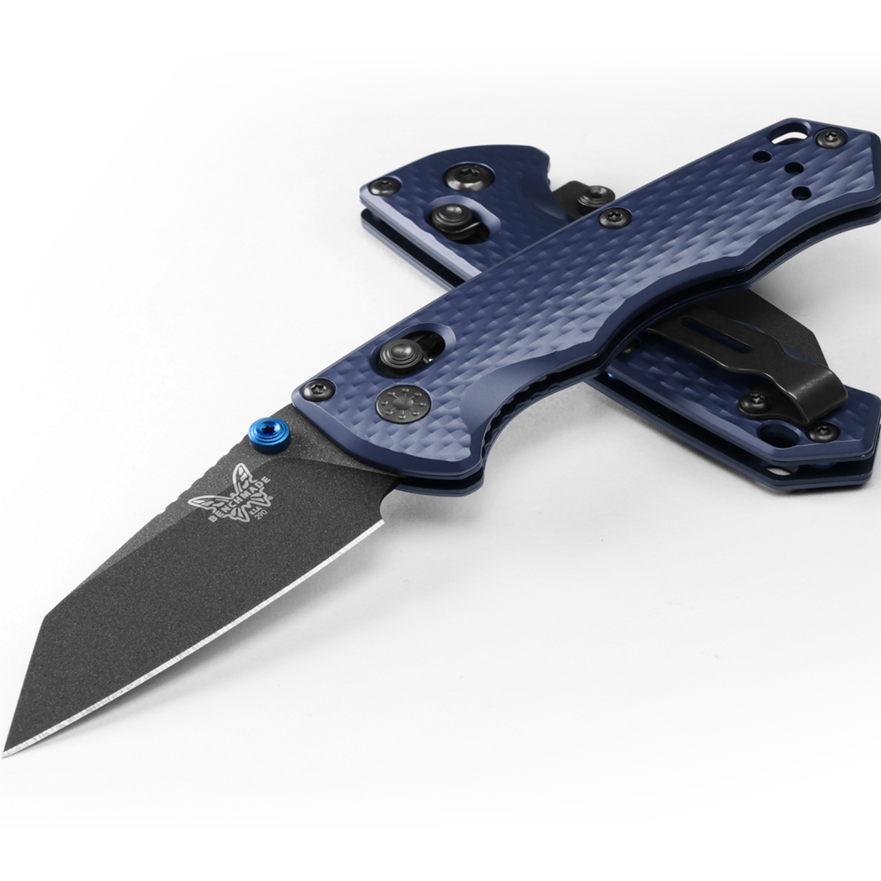 BENCHMADE 290BK FULL IMMUNITY Axis Folding Knife, Crater Blue. 63mm CPM-M4 Blade, Crater Blue Aluminium