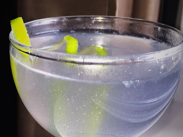 Dusty Pearls Cocktail