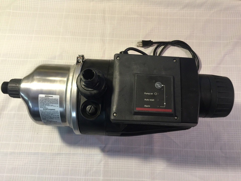 Pompe De Surpression Grundfos MQ3-45 - 110-120VAC, 1150W, 1HP - Occasion En Bon état