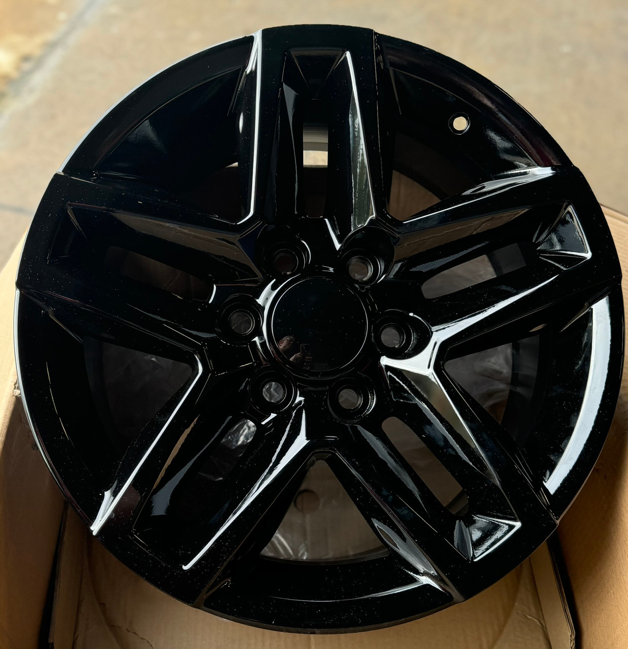 Trial Boss style Gloss Black 18