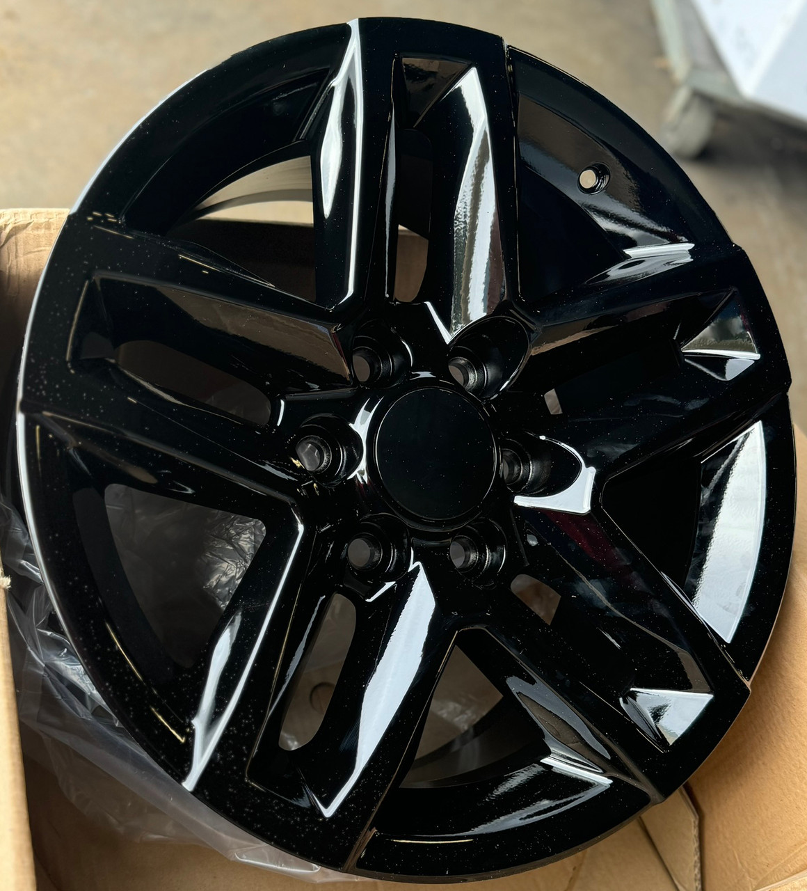 Trial Boss style Gloss Black 18