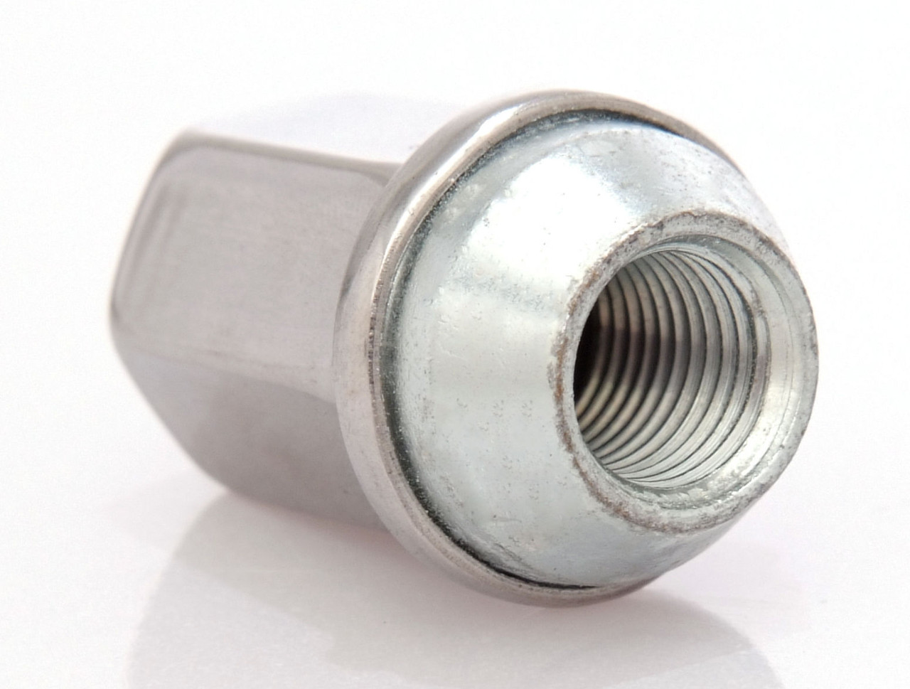 Set of 32 Takeoff Lug Nuts 14x1.5 for Chevy and GMC 2500 3500 Trucks